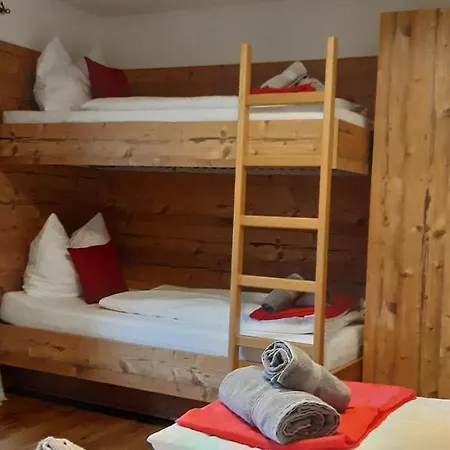 Gaestehaus Huber ميترسل