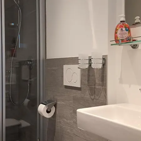 Gaestehaus Huber منزل للإقامة *