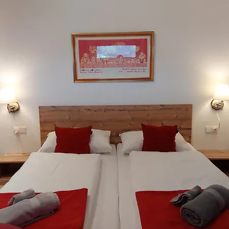 Gaestehaus Huber 미테르질