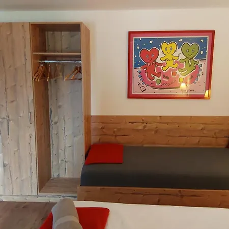 Gaestehaus Huber منزل للإقامة *
